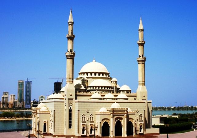 Guided Tour of the City of Sharjah – Tour by minibus and on foot