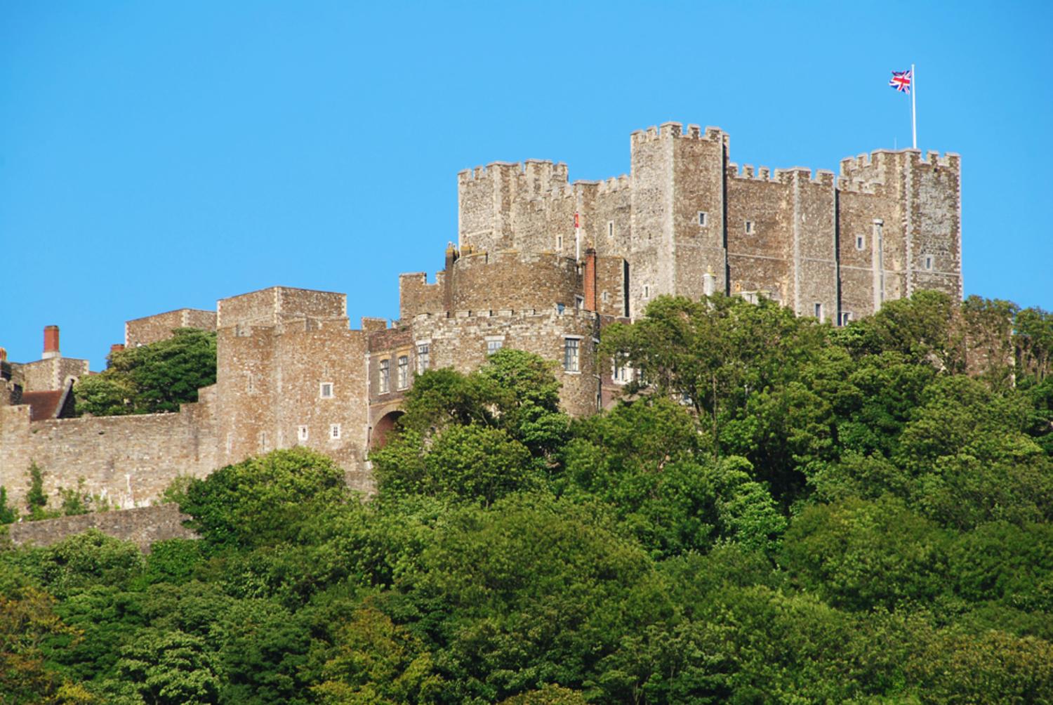 Excursion with Guided Tours of Leeds Castle, Canterbury, Dover & Greenwich
