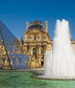 The Louvre Museum – Fast-track Ticket with a guide