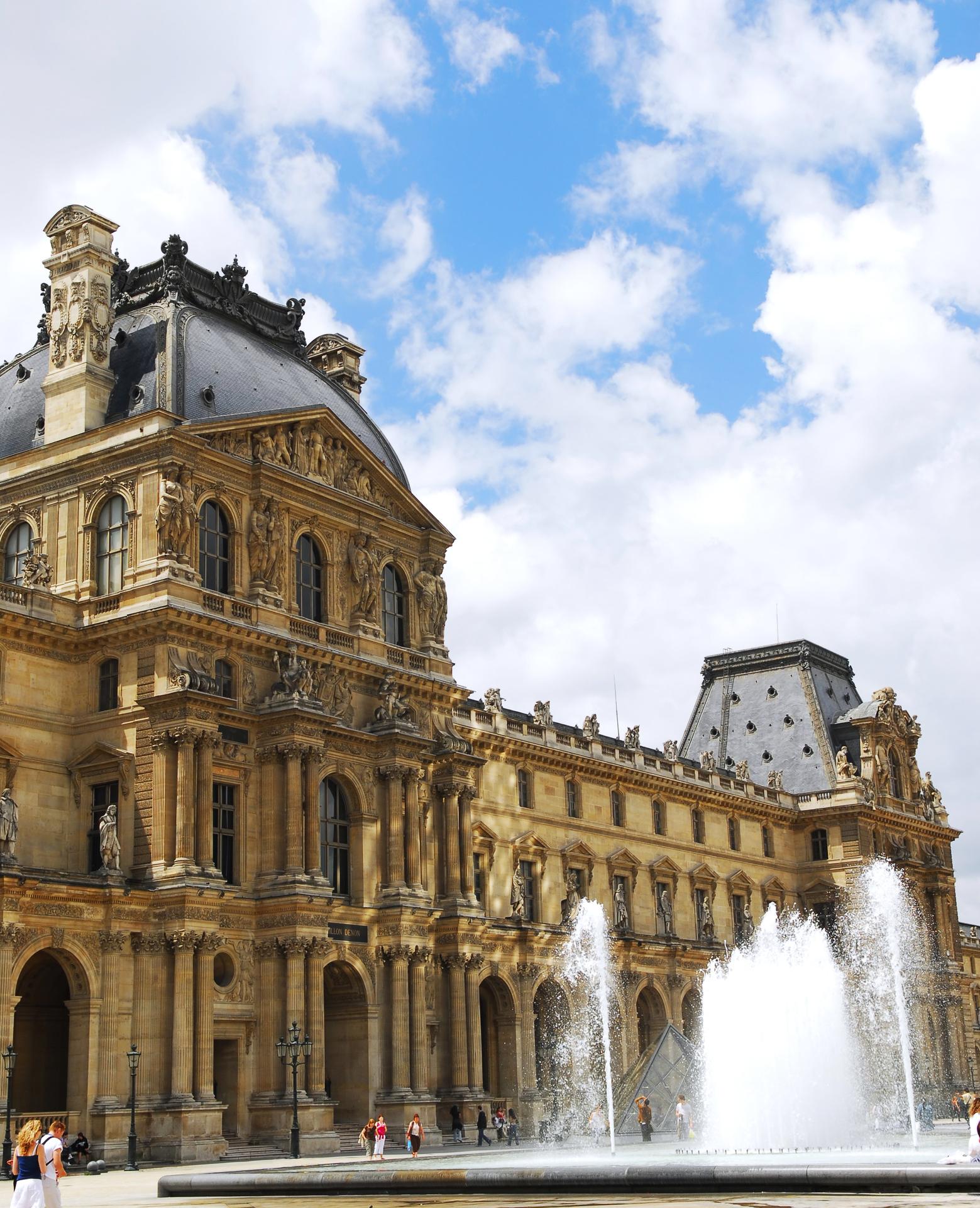 Visite guidée du Musée du Louvre en matinée, départ de votre hôtel - 08h15