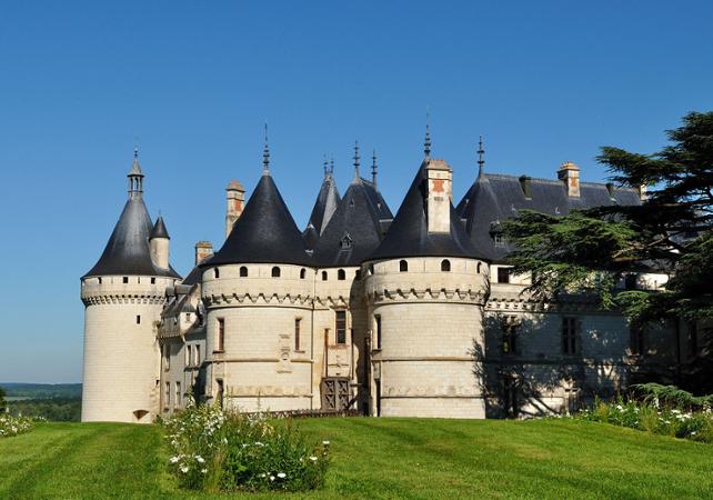 Visit the Loire Chateaux – Hotel pick-up/drop-off