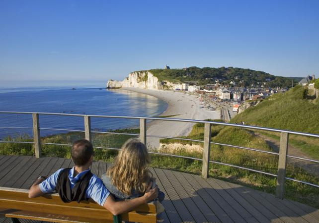 D-Day Tour: Normandy Landing Beaches & The American Cemetery – Hotel pick-up/drop-off
