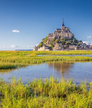 Visit Mont Saint Michel from Paris – Hotel pick-up/drop-off