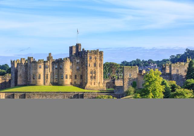 Excursion To Alnwick Castle Near Northumberland And The Scottish Border Departure From Edinburgh