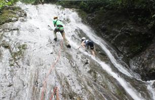 Escalade d’une cascade et aventures dans la forêt - Sur la côte Pacifique