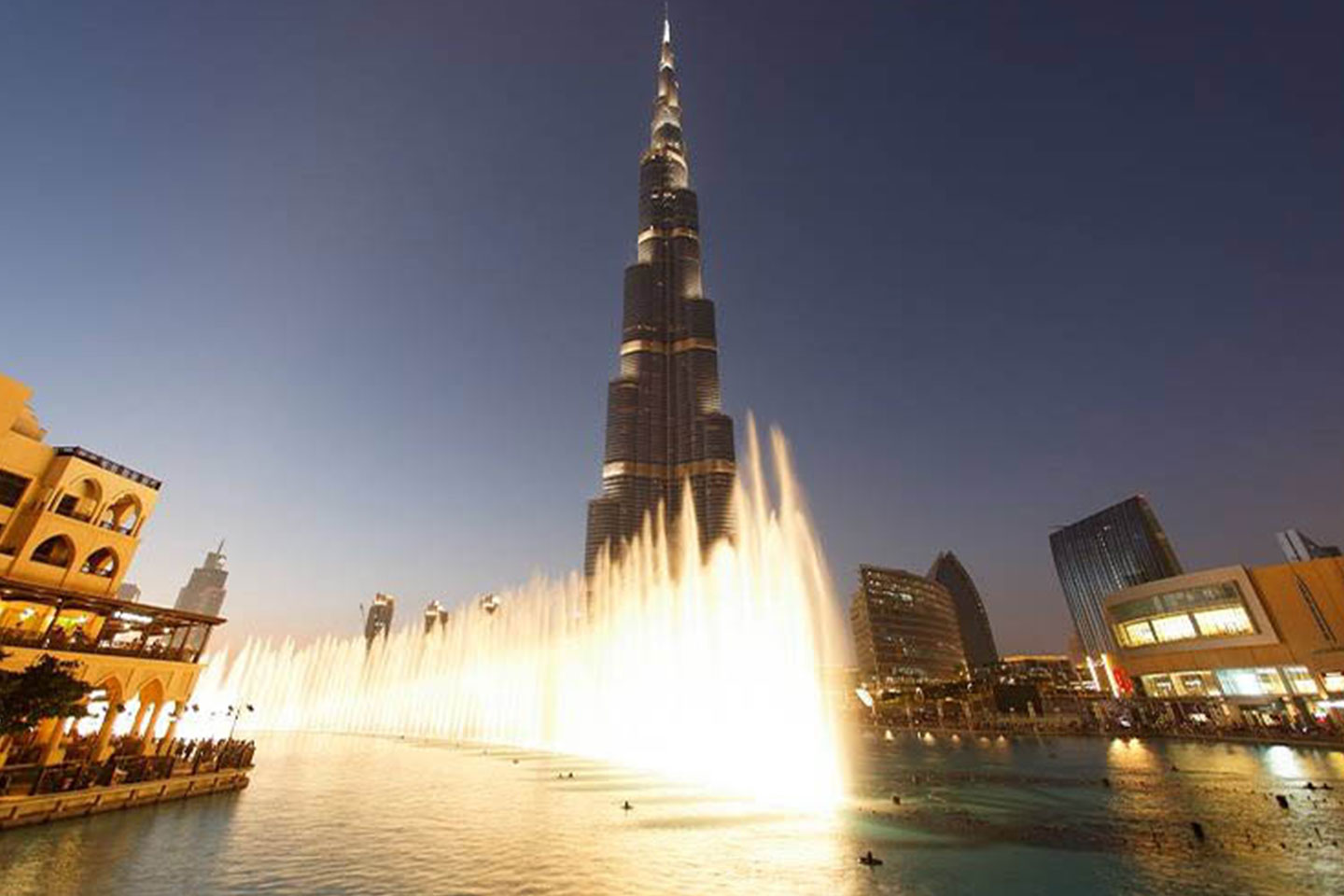 Fountain Show and Traditional Boat Ride on Burj Lake - Dubai