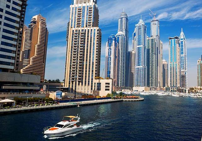 Private yacht excursion - departing from Dubai - 1h, 2h, 3h or 4h
