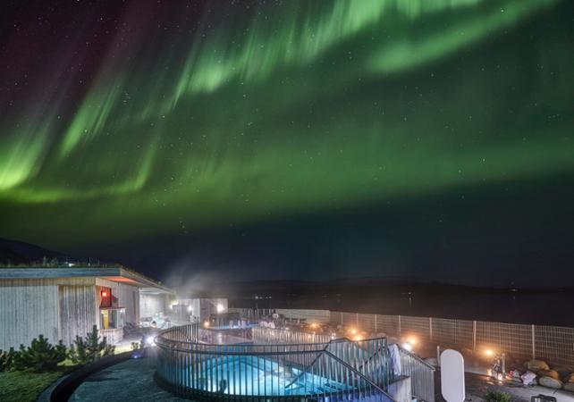 Soirée aux bains de Fontana Laugarvatn avec observation d’aurores boréales – depuis Reykjavik