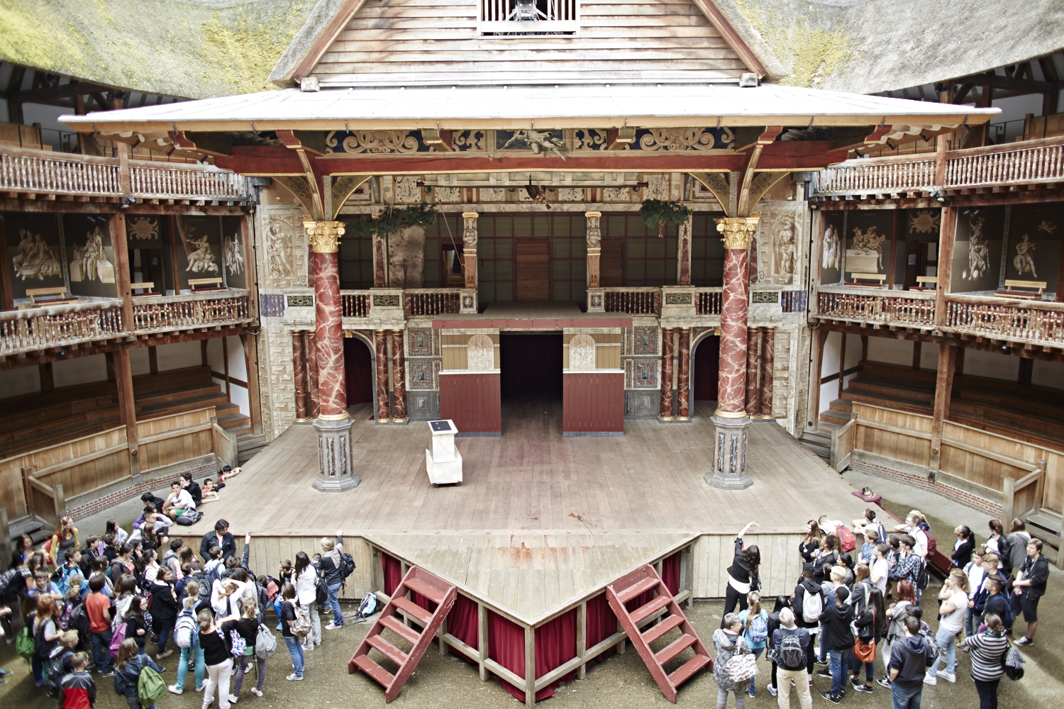 guided tour of globe theatre