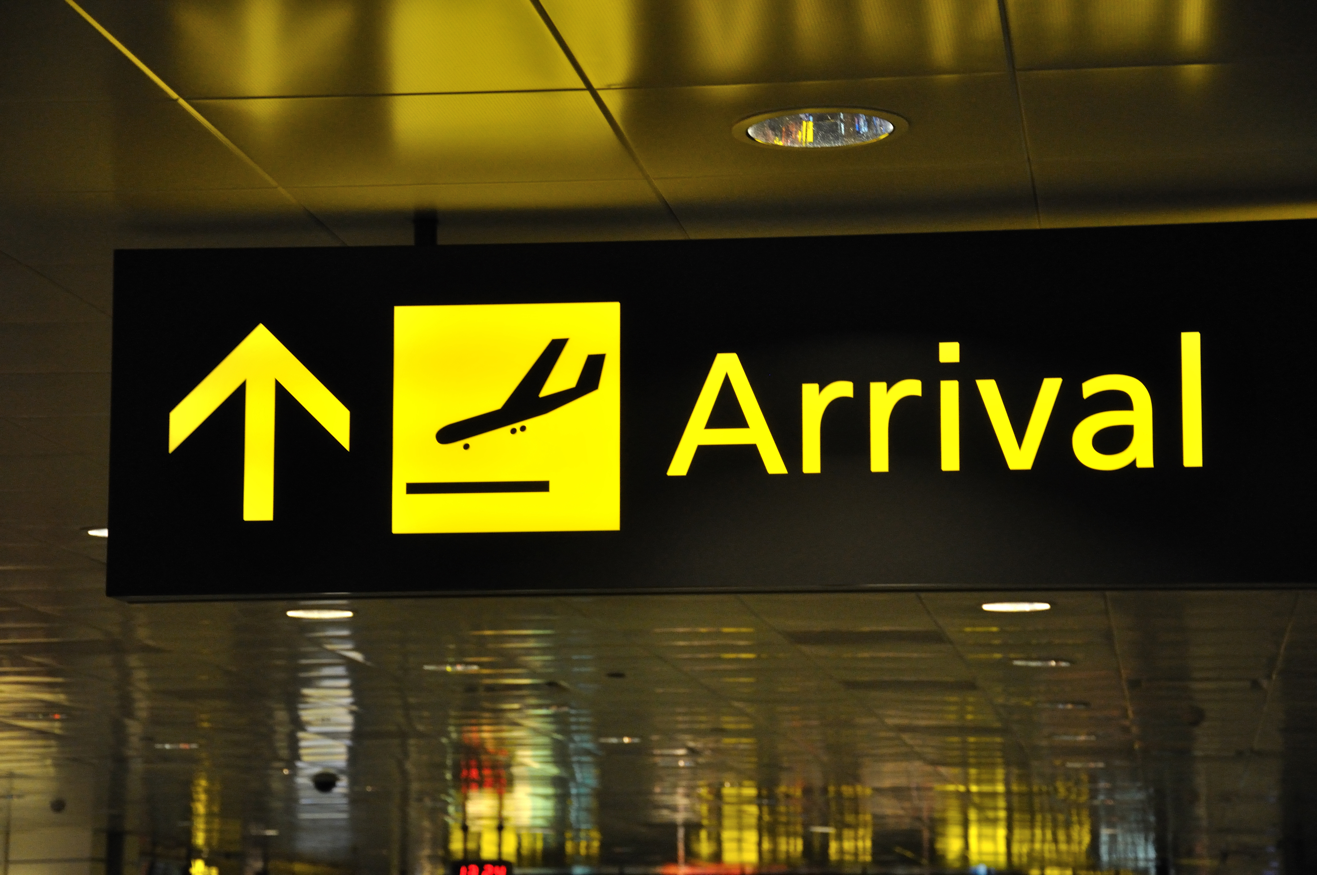 Arrive arrival. Arrival Airport. Arrival sign. Airport signs. Arrivals and departures at the Airport.