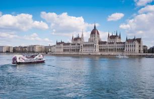 Visit Budapest by multi-stop boat on the Danube - 1 or 2 days