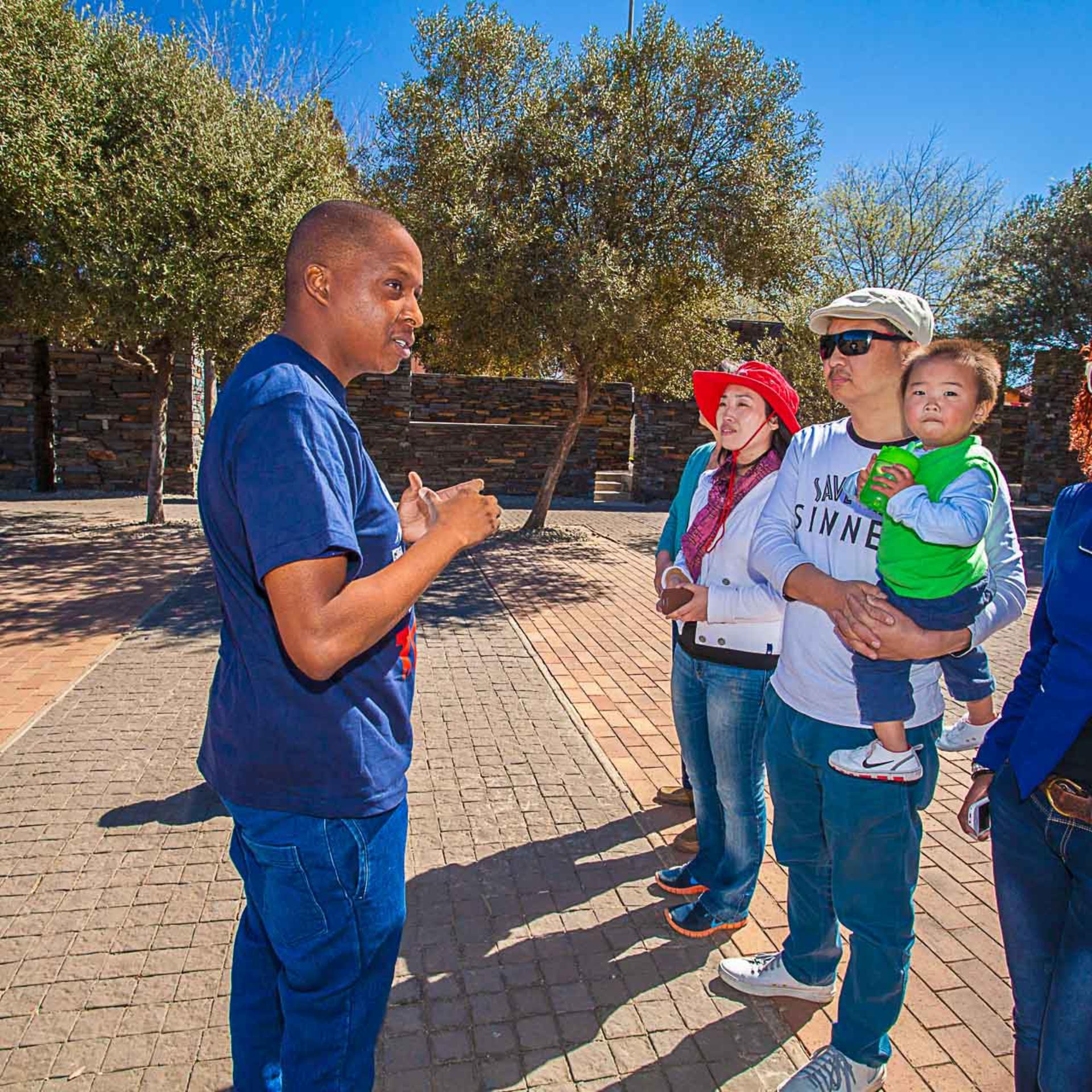 Guided tour of Soweto (by minibus and on foot)