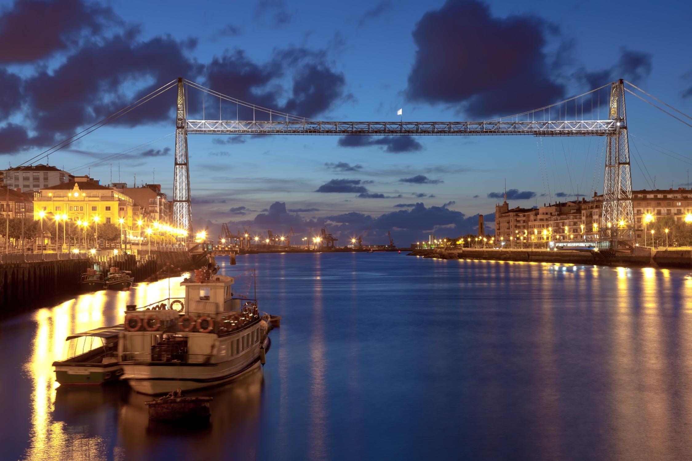 Night-Time Yacht Cruise along the River in Bilbao – 4 hours departing from the port of Getxo