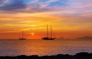 Croisière festive au coucher du soleil - Au départ de Sant Antoni (Ibiza)