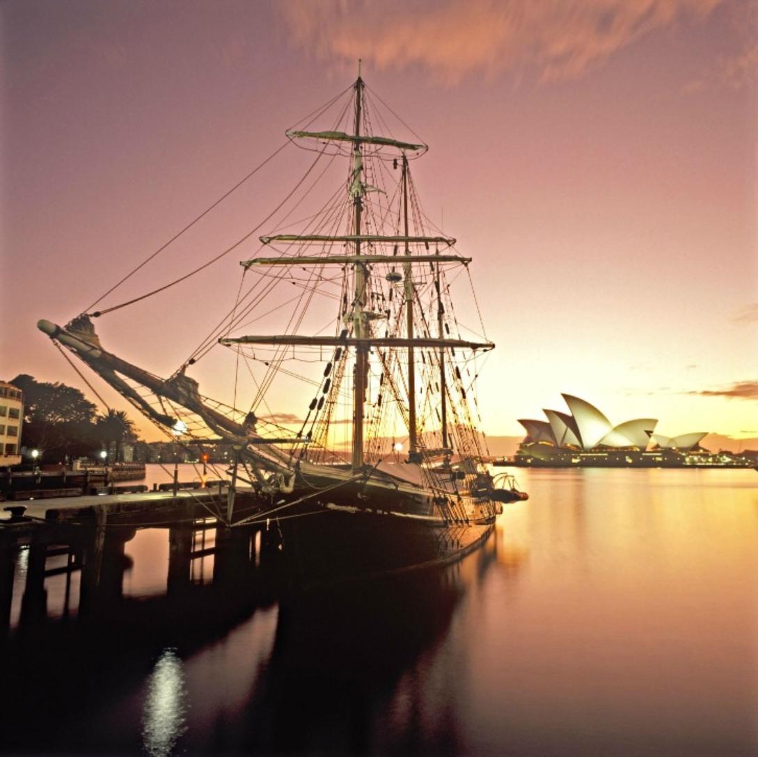 Dîner-croisière sur un voilier de 1850 dans la baie de Sydney - Au coucher du soleil