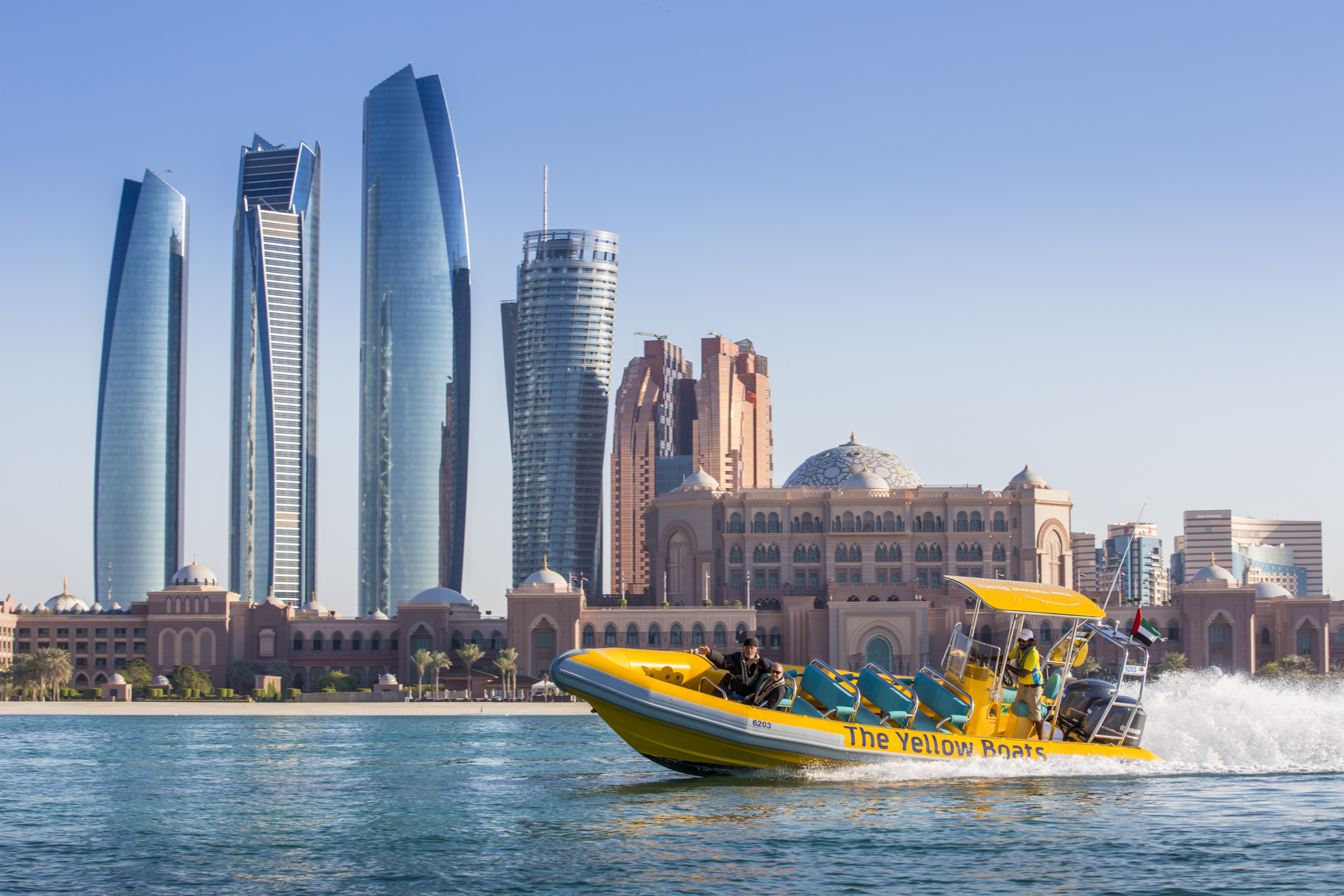 Выйдет дубай. Абу-Даби. Binance Абу-Даби. Абу Даби Tour. Marina Corniche Abu Dhabi.