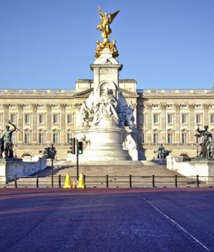 Visit Buckingham Palace & See the Changing of the Guard – Priority-access ticket