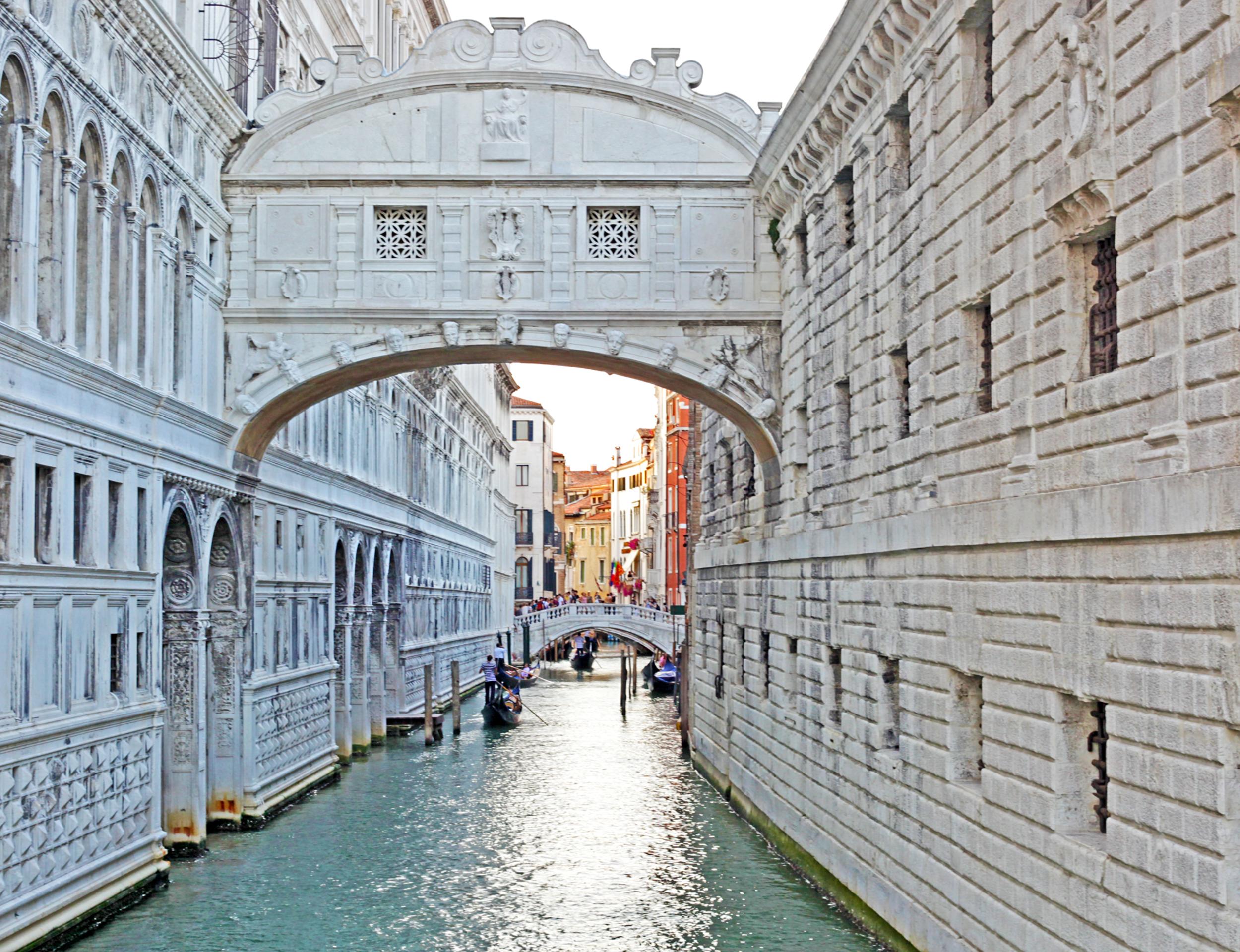 Guided Walking Tour of Venice + Skip-the-line Ticket for St Mark's Basilica + Gondola Tour