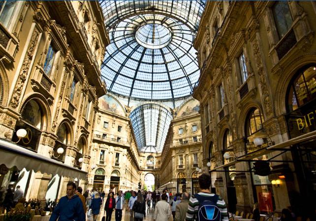Guided Walking Tour of Milan with Access to La Scala et the Duomo